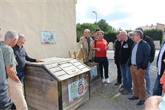 visite d'une aire de compostage collectif (crédit photo : Isabelle Cayuela)