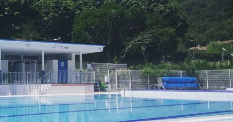 vue de la piscine prête à l'ouverture